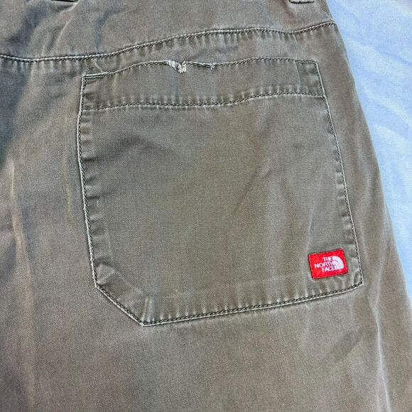 The North Face Mens Green Short Size 38 - Picture 6 of 6